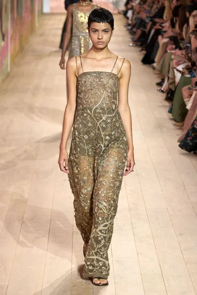 Look 39